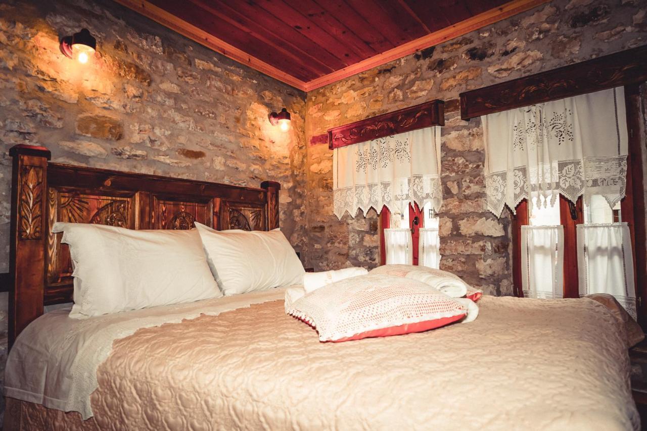 Medieval Rooms Gjirokaster Bagian luar foto