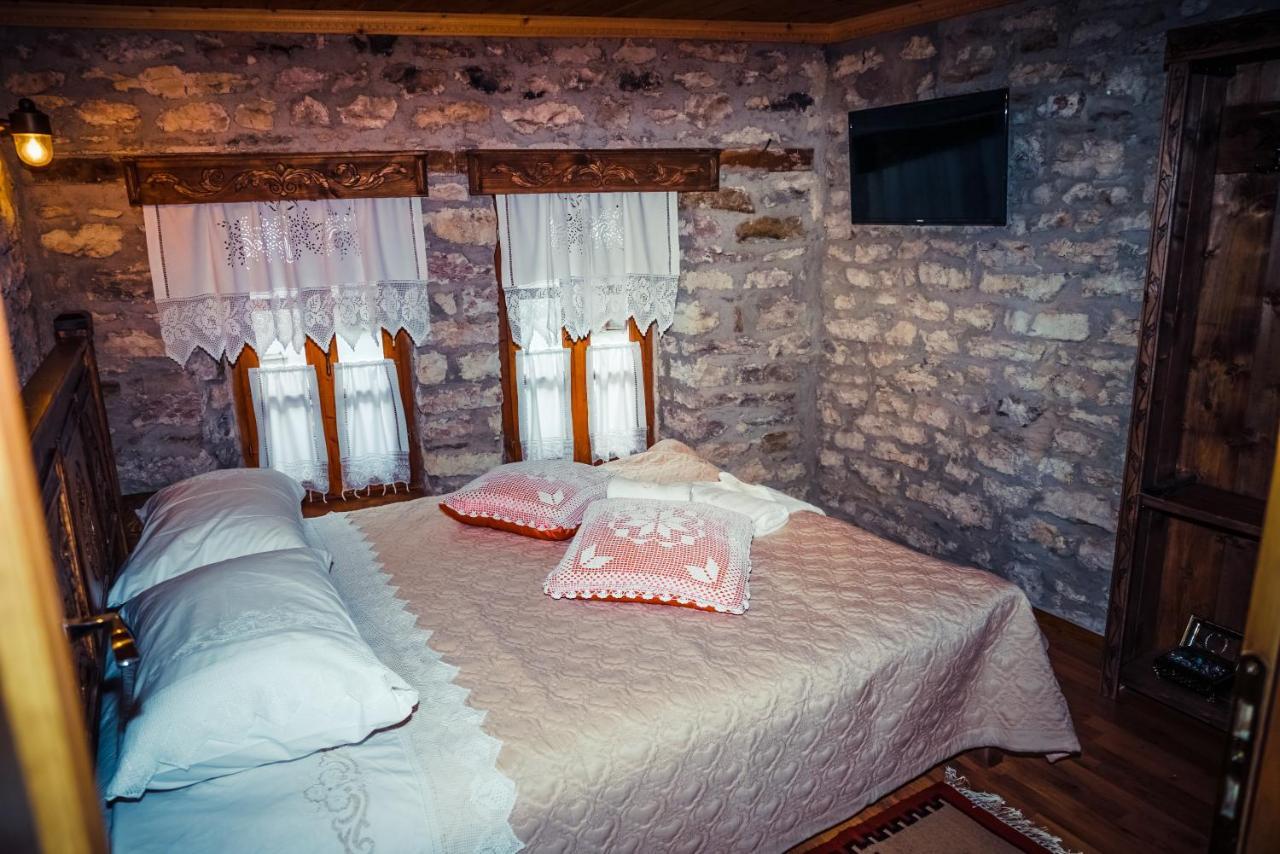 Medieval Rooms Gjirokaster Bagian luar foto