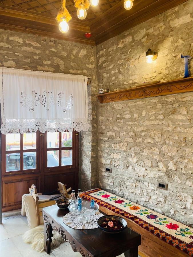 Medieval Rooms Gjirokaster Bagian luar foto