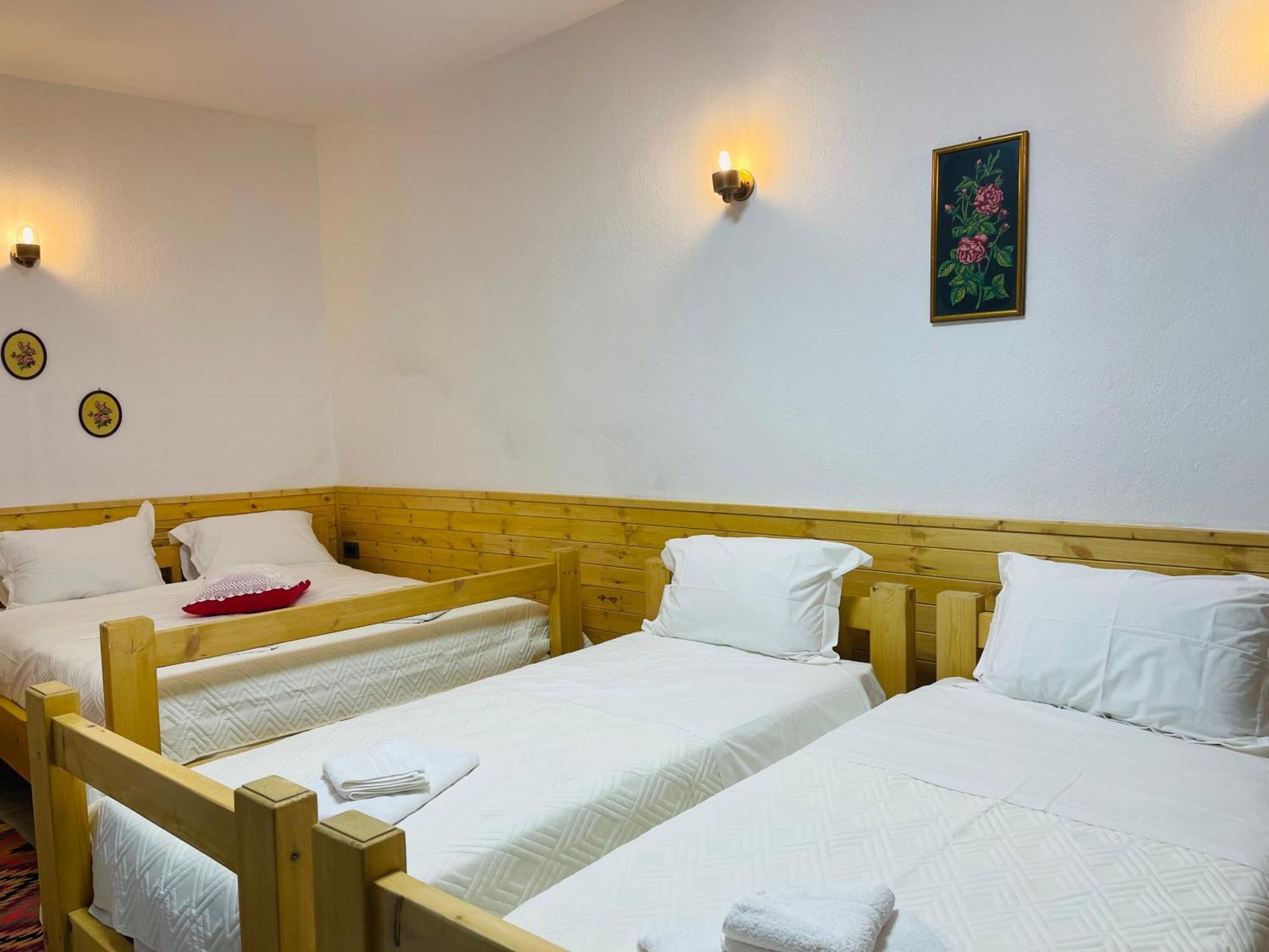 Medieval Rooms Gjirokaster Bagian luar foto